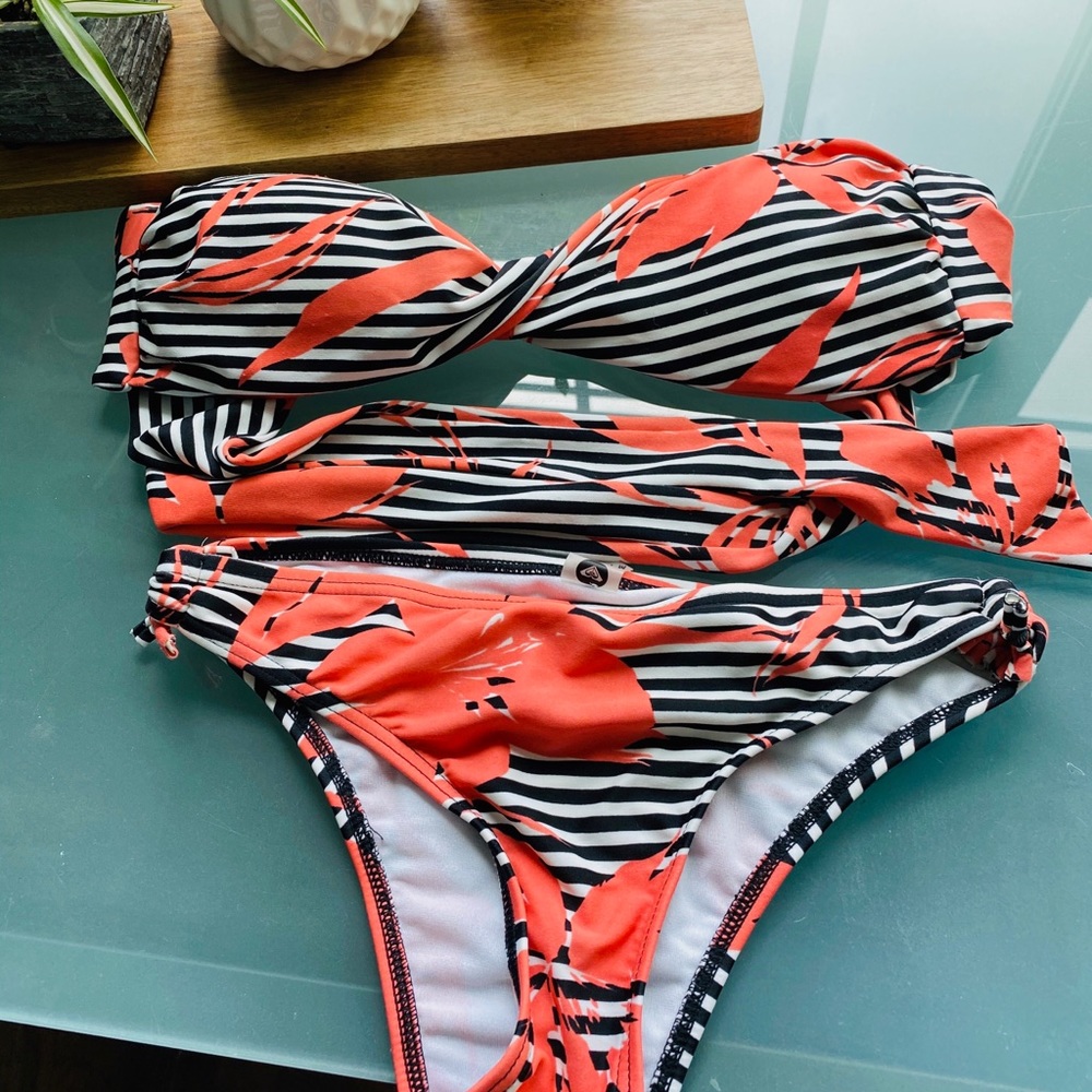 •Roxy Strapless Bikini Set•